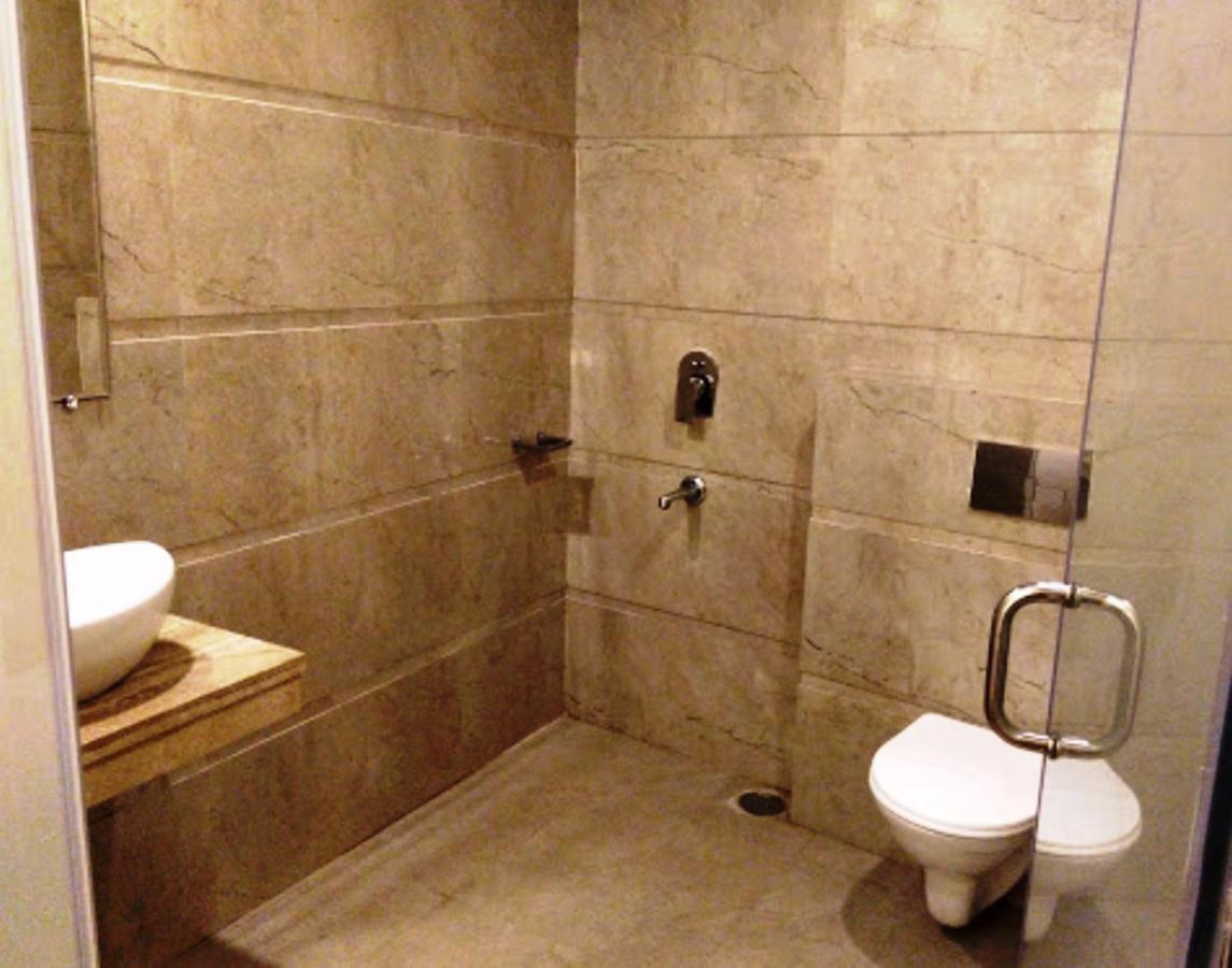 Hotel Sallow Royal Suites Amritsar Exterior photo