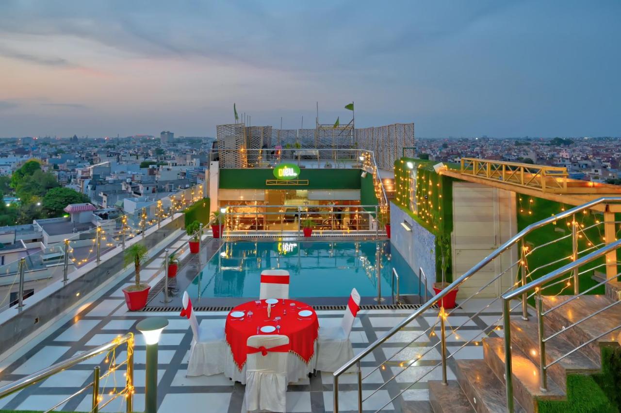 Hotel Sallow Royal Suites Amritsar Exterior photo