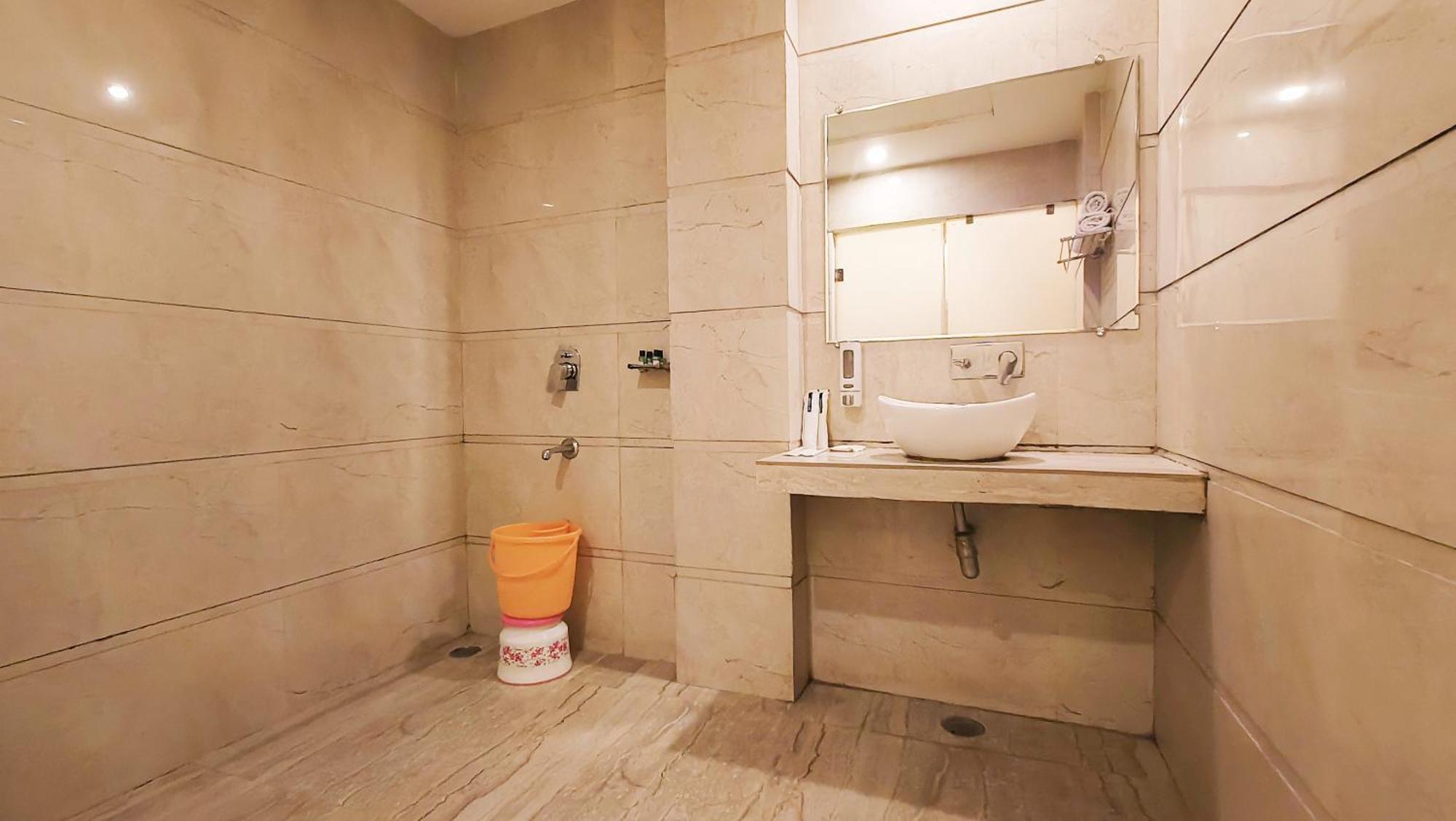 Hotel Sallow Royal Suites Amritsar Exterior photo
