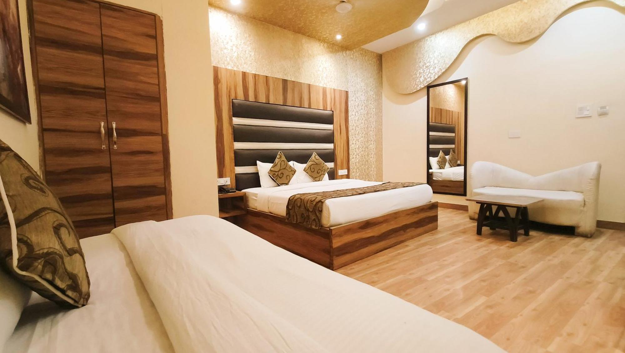 Hotel Sallow Royal Suites Amritsar Exterior photo