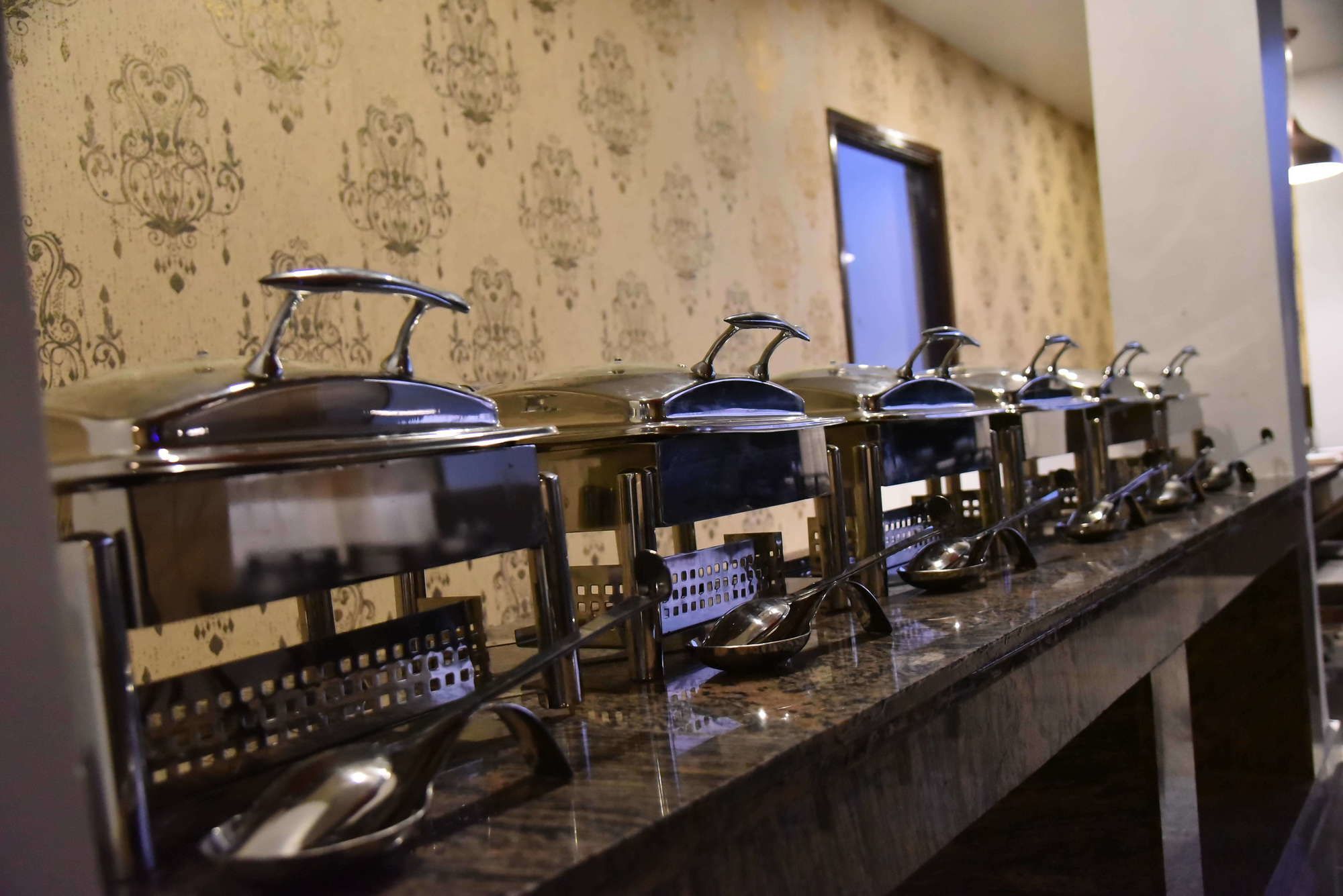 Hotel Sallow Royal Suites Amritsar Exterior photo